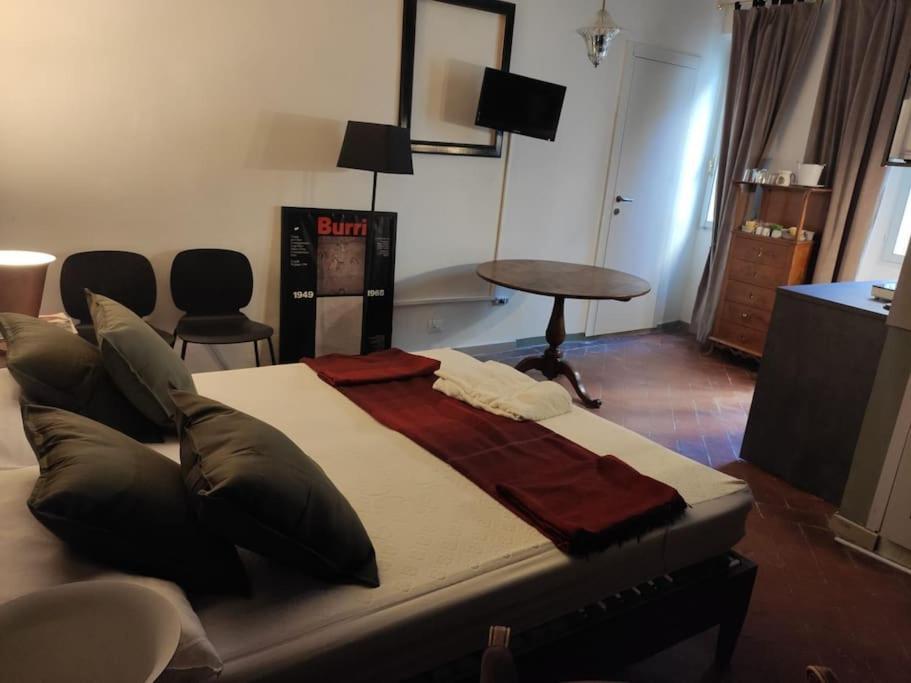 Lovely Portion Of Property Near Piazza Santo Spirito Флоренция Екстериор снимка